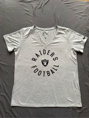 Nike Dri-Fit Las Vegas Raiders Women’s NFL Team Apparel Gray T-Shirt